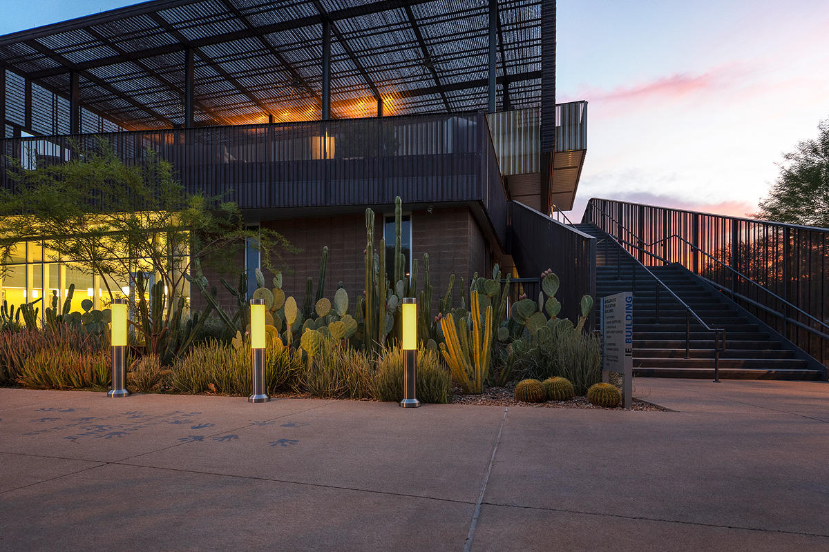 FSRT245 Столбик световой колонны  Forms-surfaces  - Вид №42