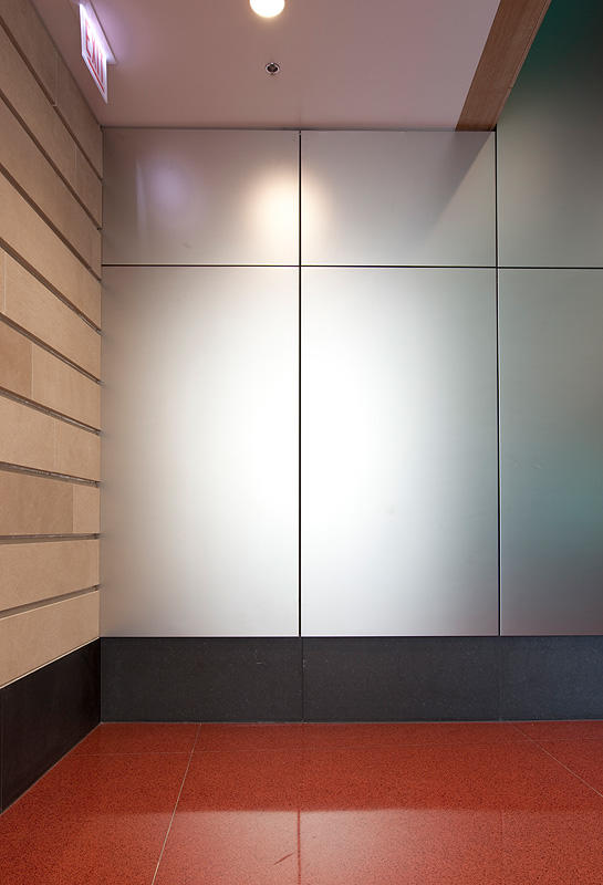 FSRT663 Система облицовки стен Levele с захватывающими панелями из связанного кварца, белого цвета с волнистым рисунком мозаика, миннеаполис, миннесота Forms-surfaces  - Вид №25