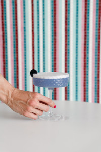 Стеклянный бокал для коктейля