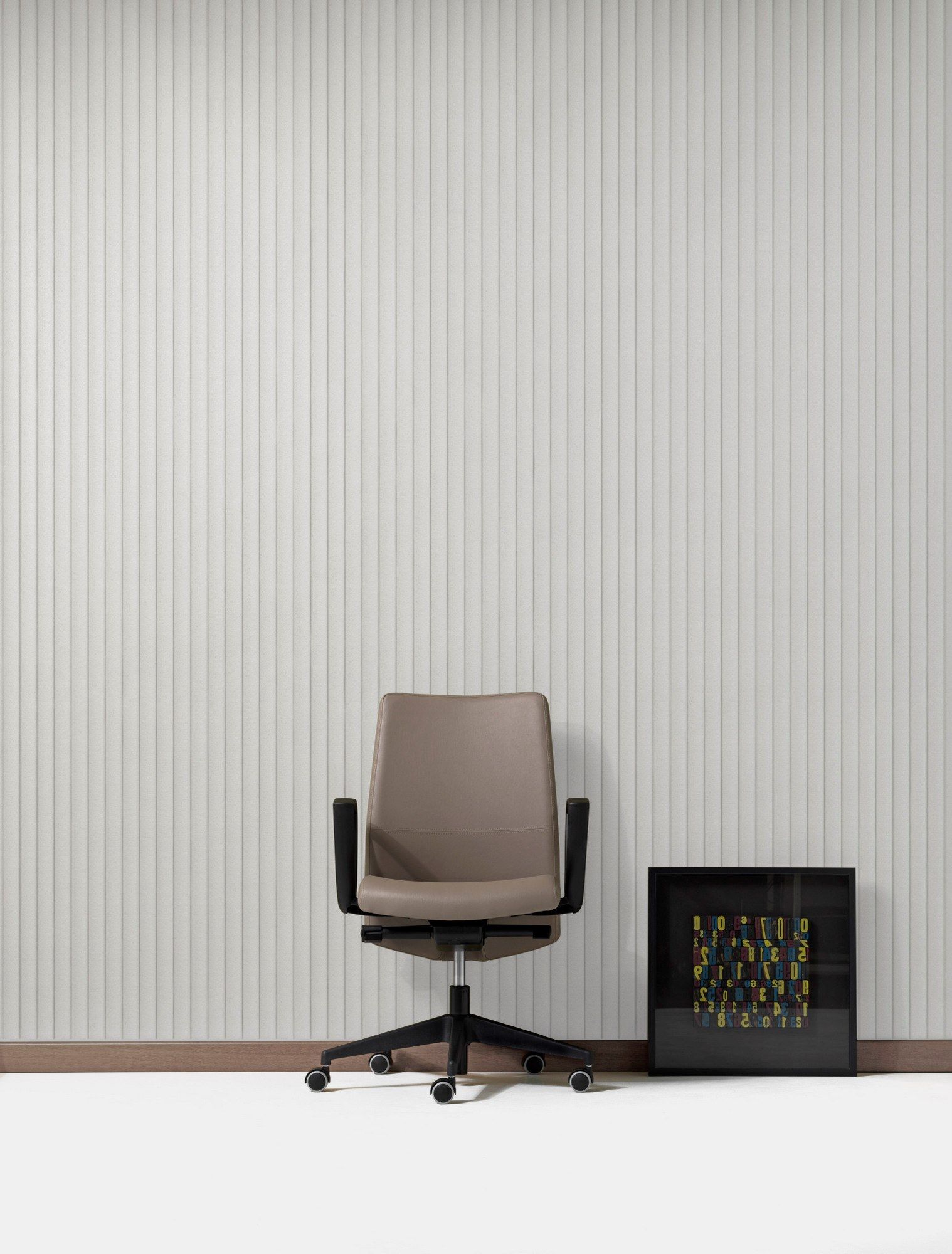 Офисное кресло руководителя из искусственной кожи с колесами Diemme Duke ARCH-00033421 - Вид №3