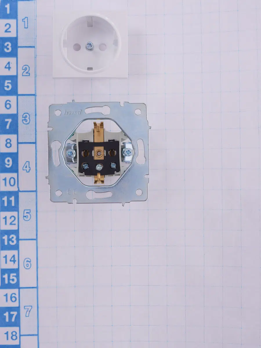 KARINA Розетка сз белый LEZARD 707-0288-122В - Вид №10