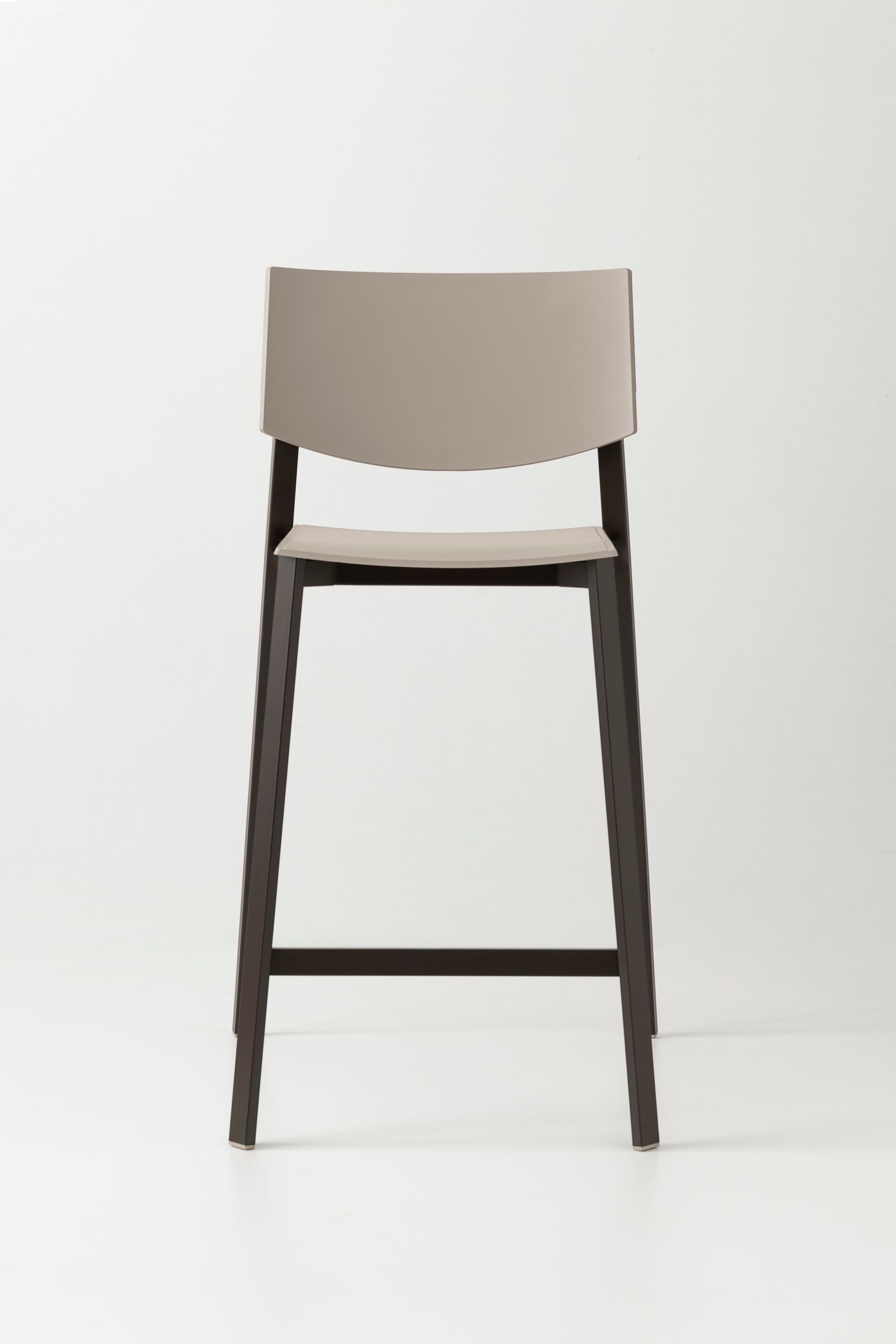 Штабелируемый табурет из полипропилена Pointhouse Beba ARCH-00120747