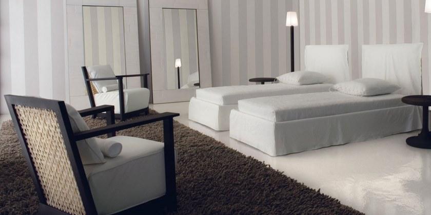 Gervasoni Кресло из ткани с подлокотниками Otto sun-id-1486803 - Вид №3