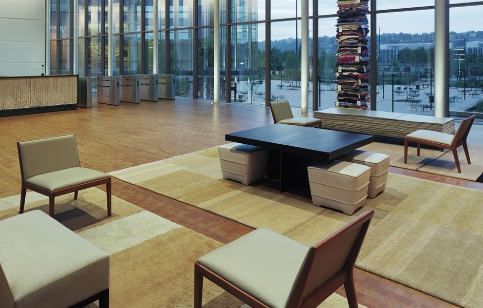 043137 Кресло Andreu World Carlotta