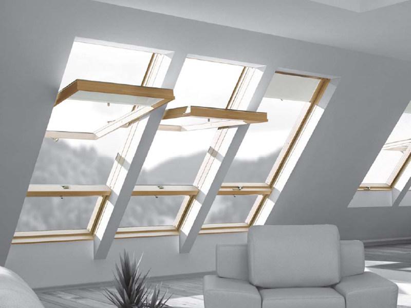 Откидное мансардное окно Finestra con asse di rotazione decentrato Santreyd sun-id-1407190 - Вид №1