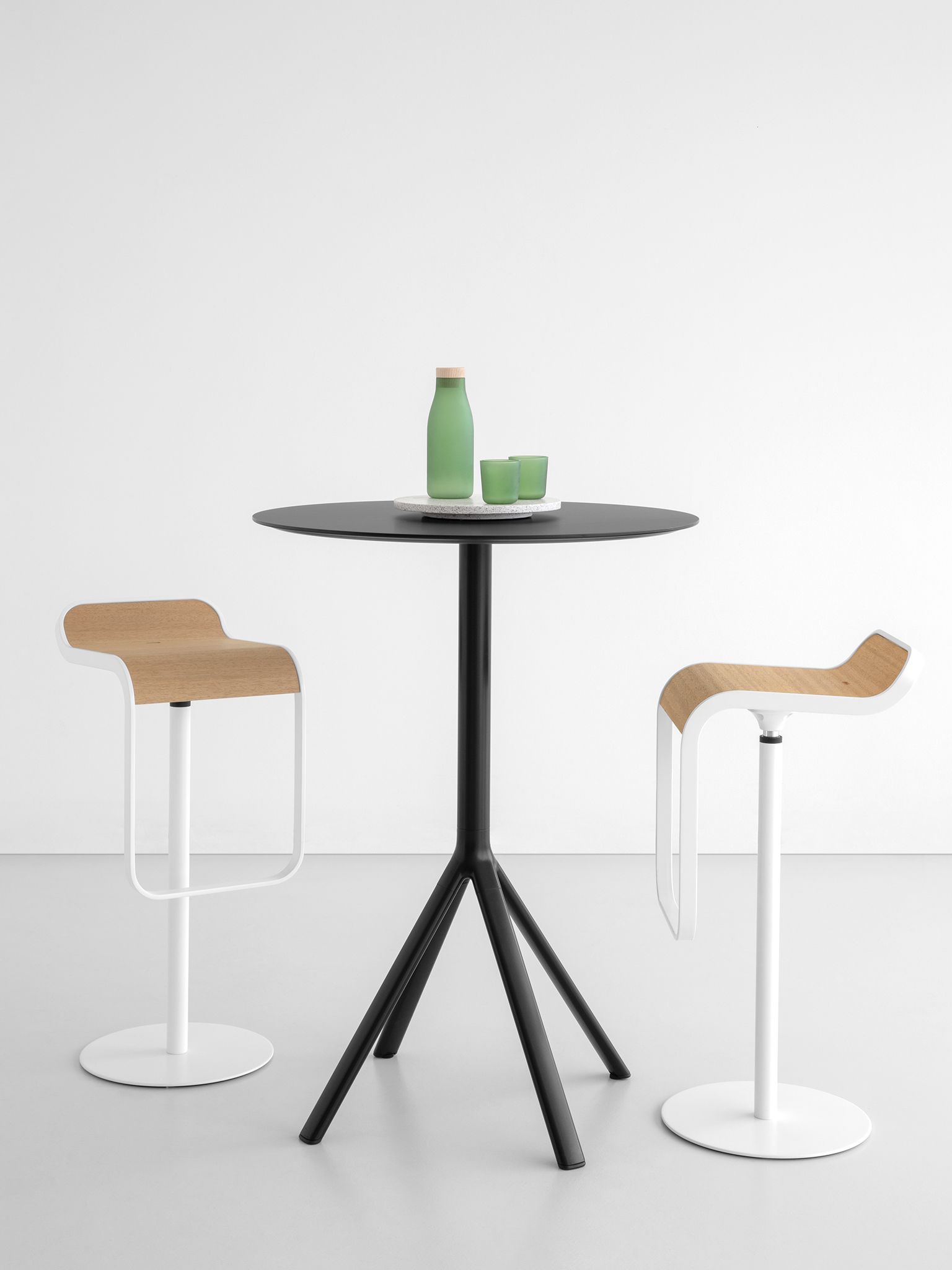 Высокий круглый садовый стол Lapalma FORK OUTDOOR ARCH-00093399 - Вид №1