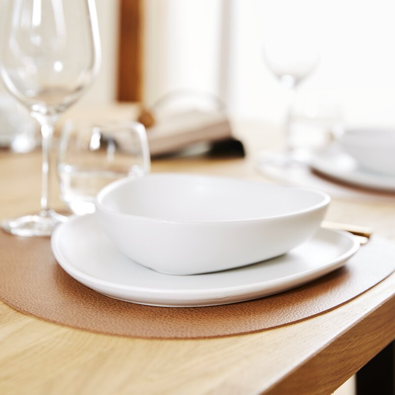 990174 Тарелка средняя 1 шт (30х26х1,5см) каменная керамика, белая;LIND DNA  - Вид №1