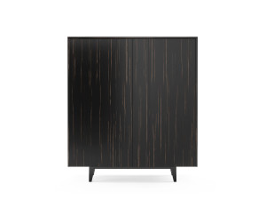 Деревянный шкаф с распашными дверцами