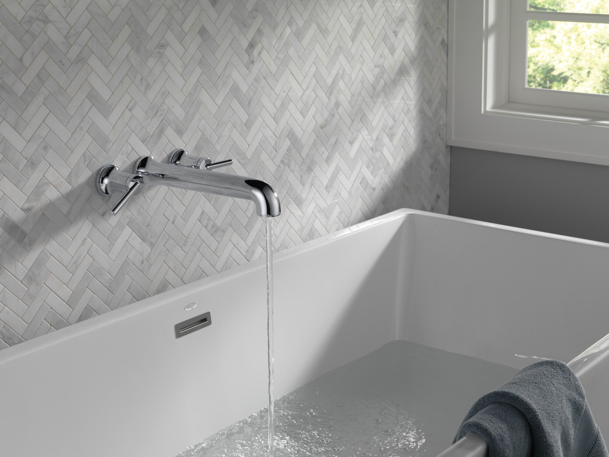 T5759-RBWL Настенный наполнитель ванны Delta Faucet Contemporary Венецианская бронза - Вид №1