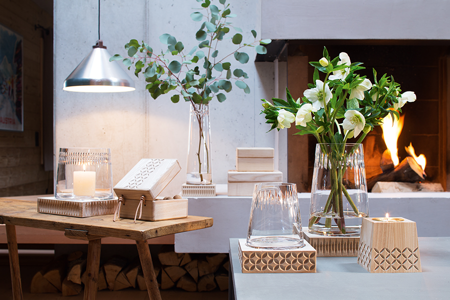 Подсвечник стеклянный на деревянной подставке прозрачный Tatra LSA INTERNATIONAL  253426 Прозрачный  - Вид №1