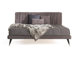 Кожаная мягкая кровать