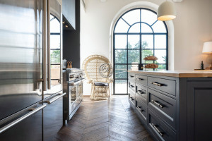 Кухня с островом на заказ