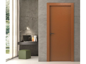 Лакированная распашная дверь