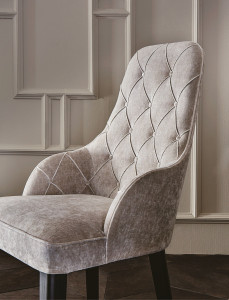 Мягкий стул из ткани