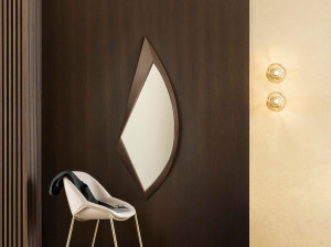 Настенное зеркало