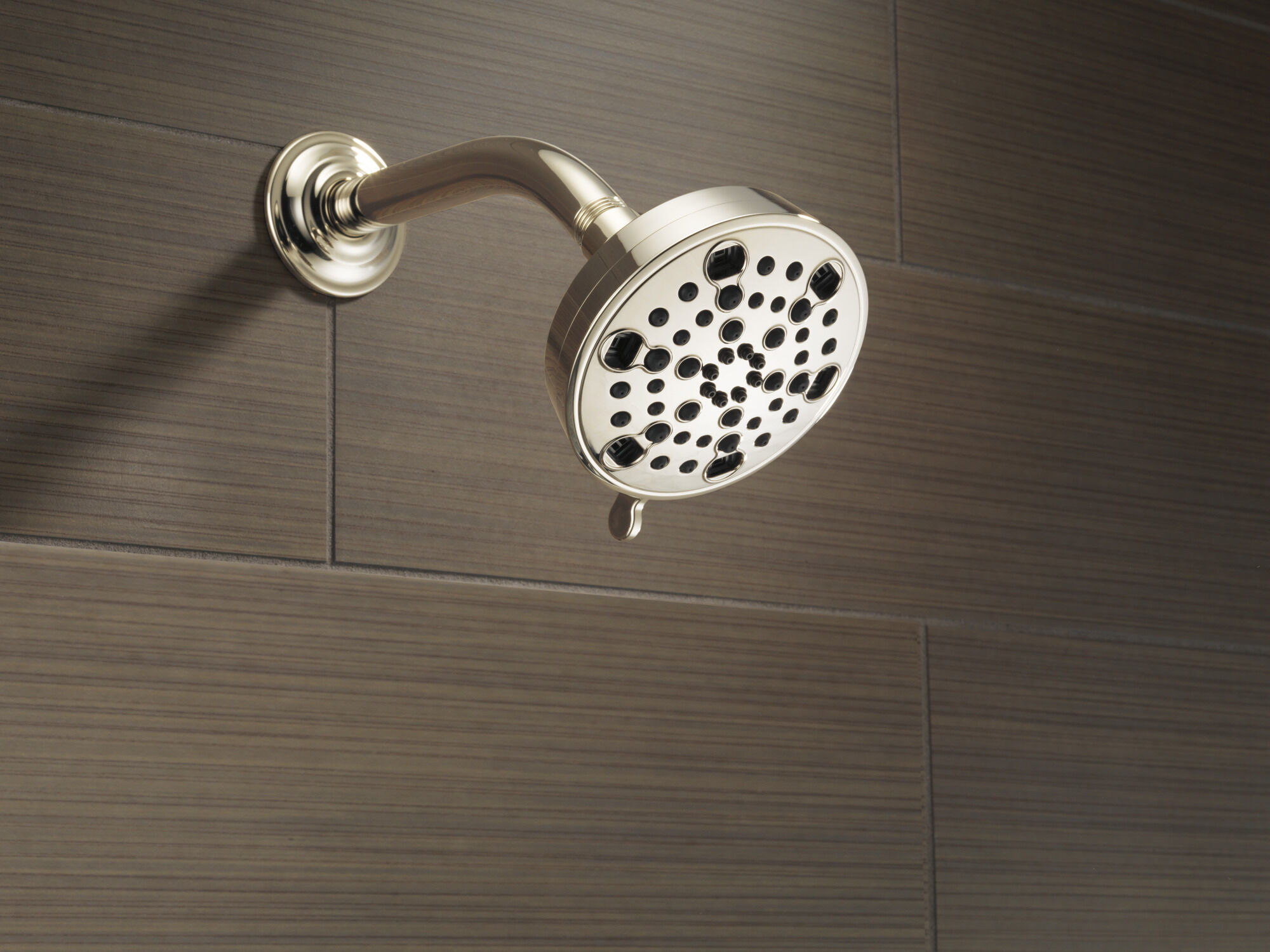 52638-PN15-PK H2Okinetic® Современная душевая лейка с 5 настройками Delta Faucet Universal Showering Полированный никель  - Вид №3