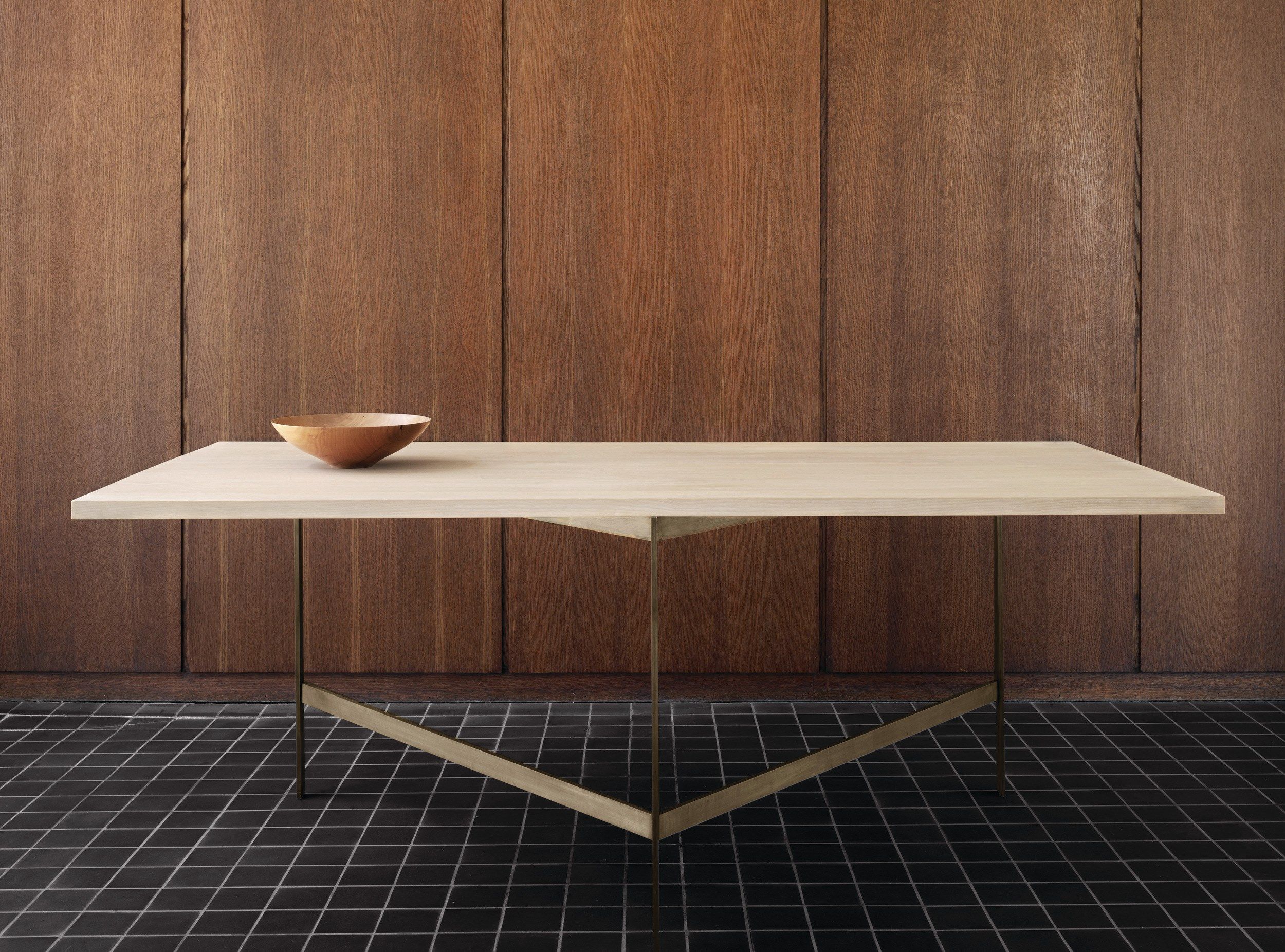 Деревянный прямоугольный обеденный стол с металлической основой BassamFellows ARCH-00146770