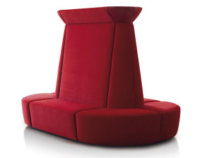 Тканевый диван с высокой спинкой