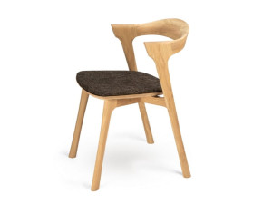 Дубовый стул с мягким сиденьем