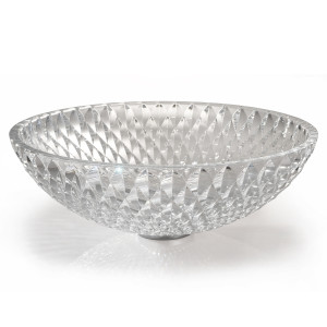 CBMOD 3SC Умывальник из хрусталя 24% Pbo, выгравированный полностью вручную. Разрезы имеют форму полых ромбов и образуют необыкновенные блики света. Размеры: Диаметр см. 43 — ч. см. 15 Умывальник поставляется с латунным основанием и латунным сливом, досту