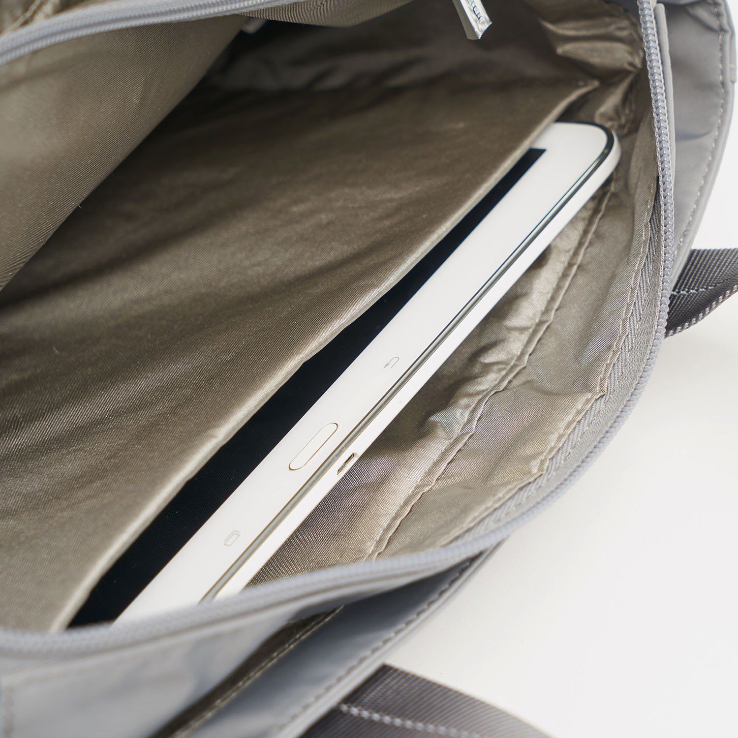 HIC402M/154-03 Сумка HIC402M Eva M RFID Hedgren Inner City  - Вид №4