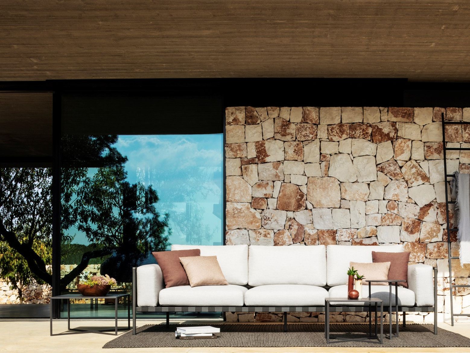 Высокий круглый алюминиевый журнальный столик с порошковым покрытием TRIBÙ Natal Alu ARCH-00011872 - Вид №4