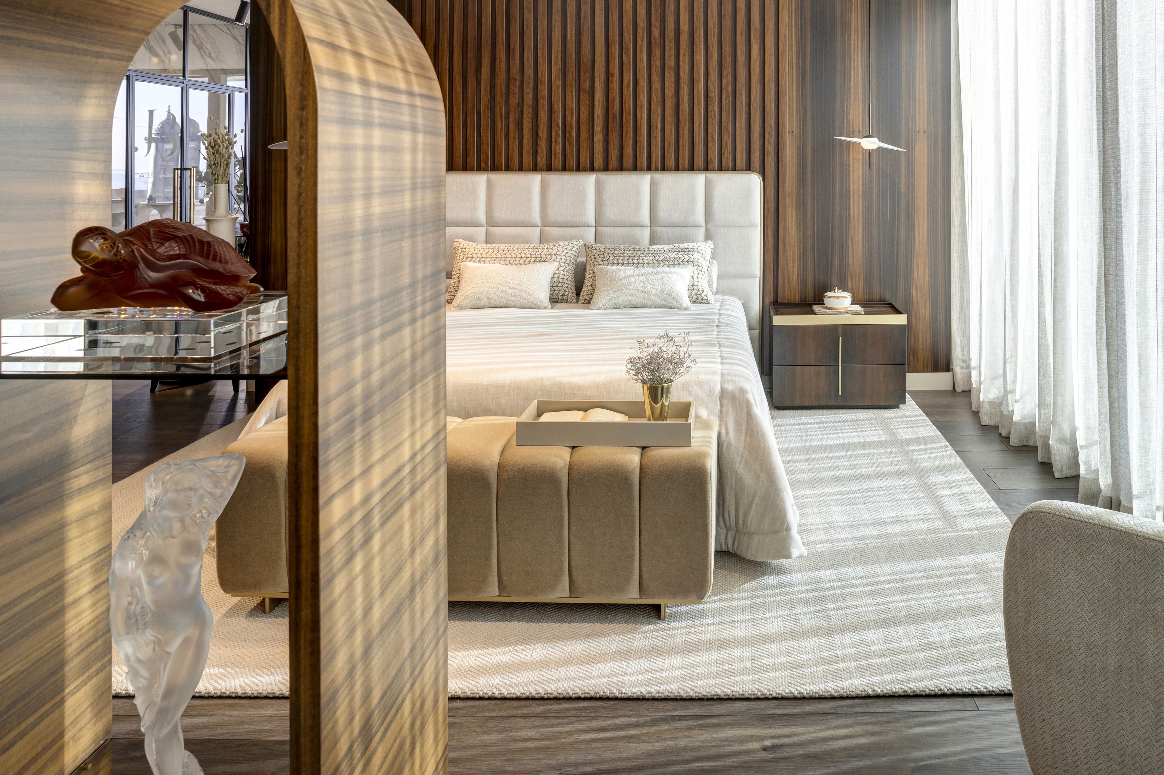 Прямоугольная прикроватная тумбочка из шпона с ящиками Stylish Club ARCH-00040121 - Вид №3