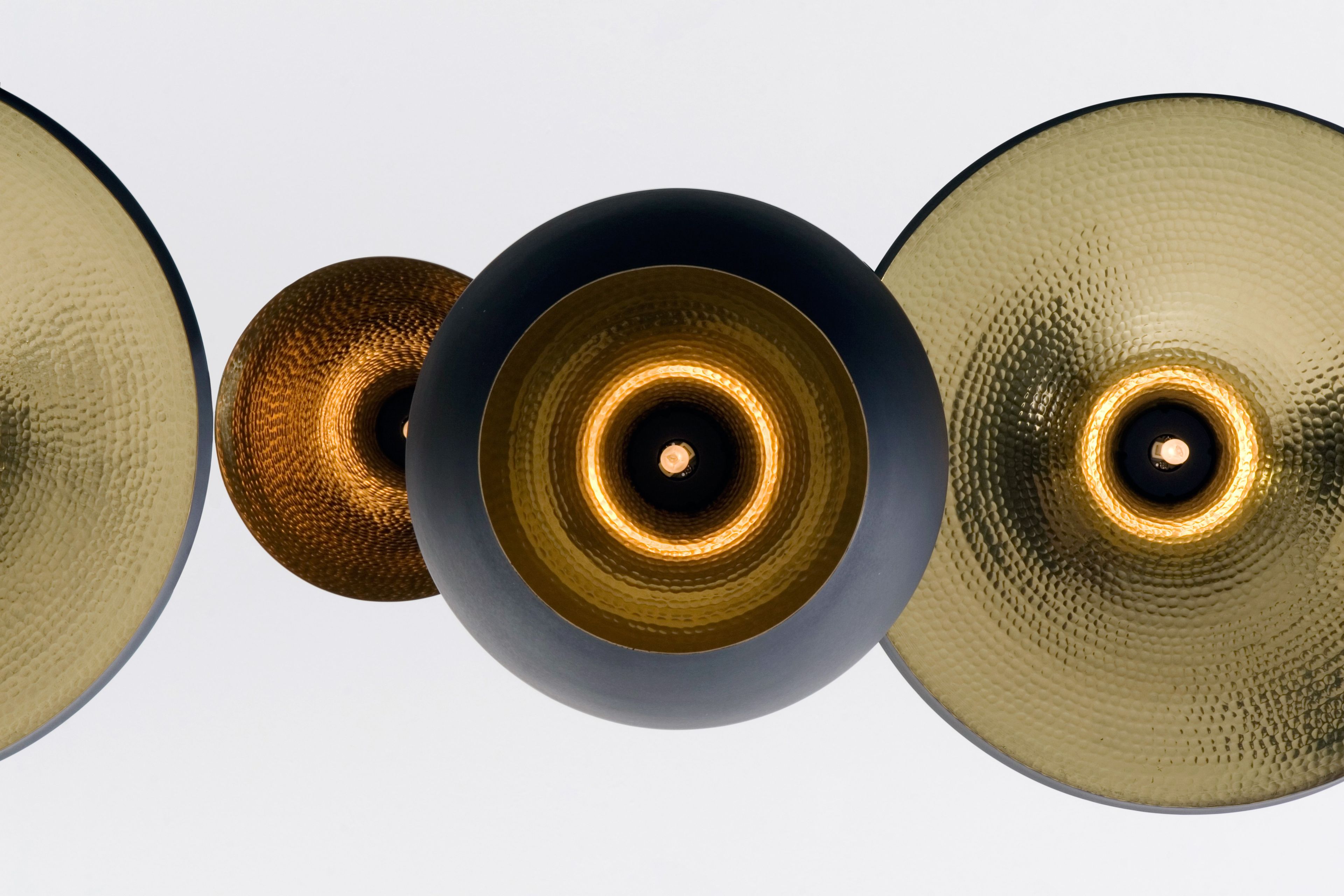 Латунный светодиодный подвесной светильник Tom Dixon Beat ARCH-00056827 - Вид №5