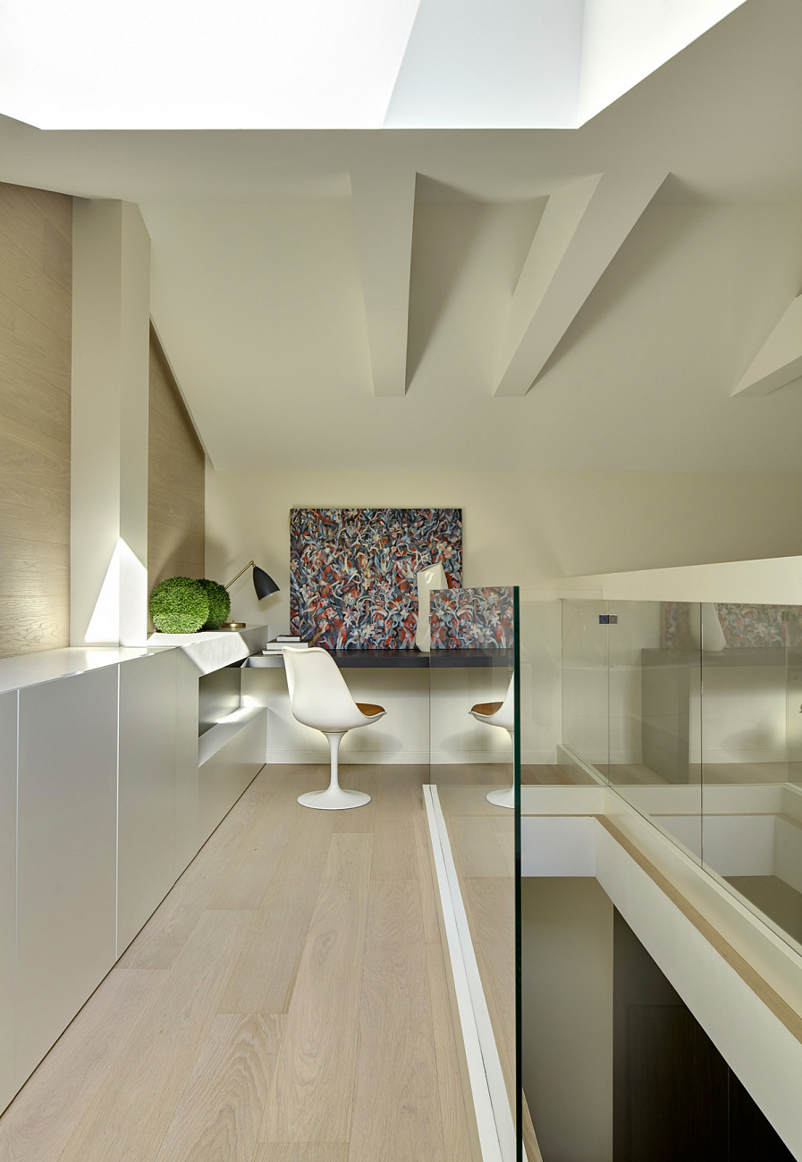 Стул пластиковый белый с зеленой подушкой Eero Saarinen Style Tulip Chair SOHO DESIGN ДИЗАЙНЕРСКИЕ, TULIP 131550 Белый;зеленый  - Вид №7