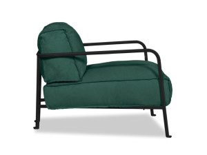 Кожаное кресло с подлокотниками