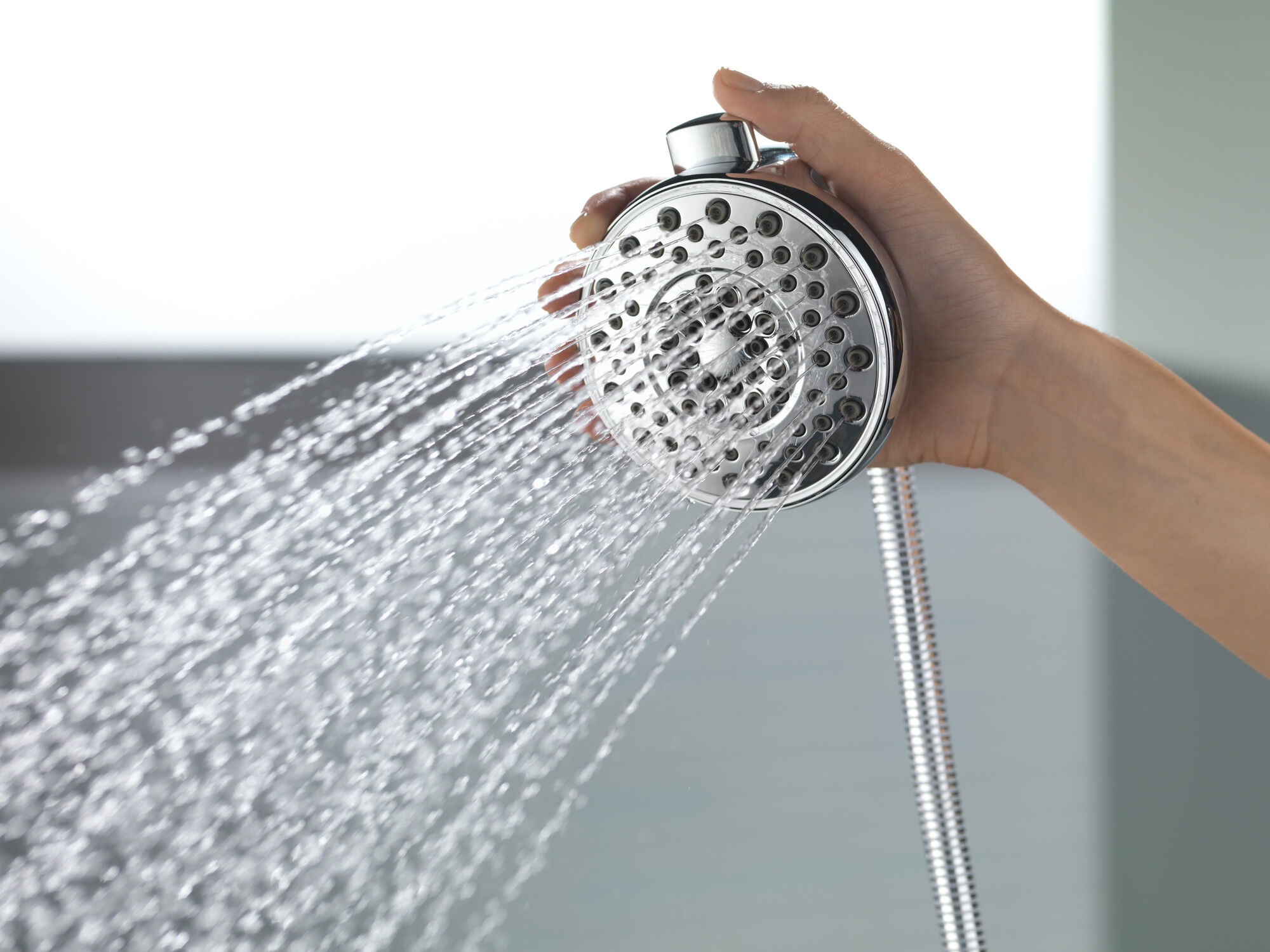 Ручной душ с креплением для душа Palm® с 4 настройками Delta Faucet 54488-SS-PK - Вид №2