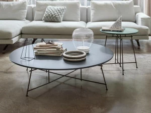 Lema Овальный журнальный столик из лакированного дерева