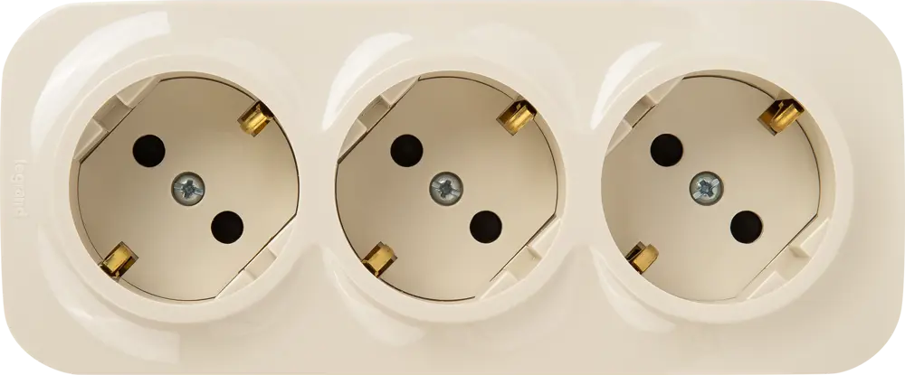 Тройная розетка Legrand Quteo с защитными шторками, цвет слоновая кость 84793458