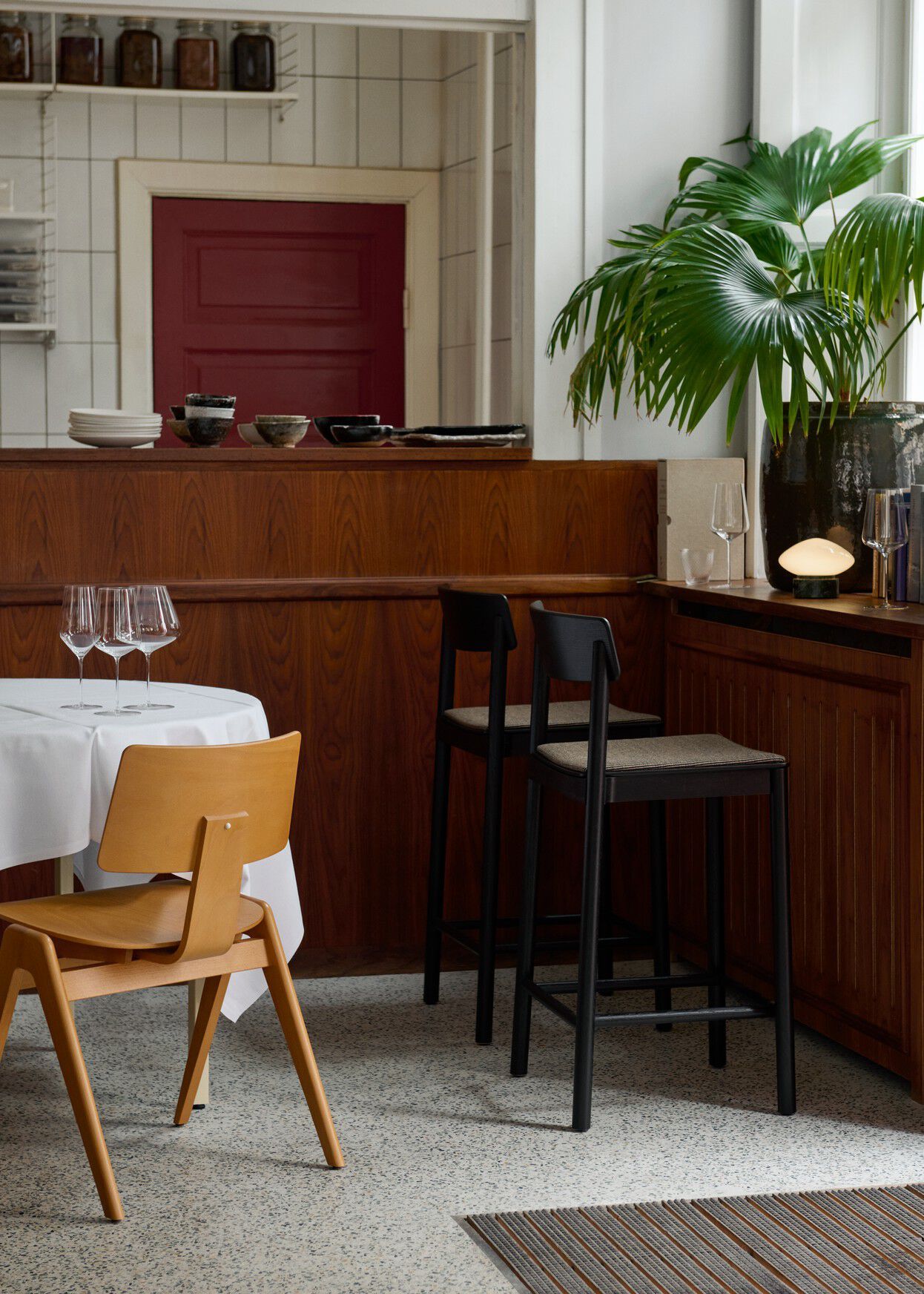 Светодиодная настольная лампа с регулируемой яркостью из дутого стекла с USB-зарядкой &Tradition туман ARCH-00075187 - Вид №10