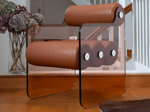 Стул с подлокотниками