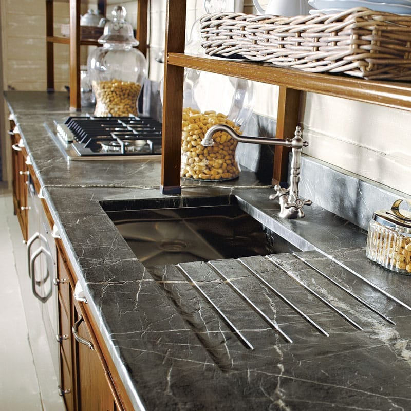 Лакированная оборудованная кухня с островом Marchi Cucine New Classic ARCH-00116671 - Вид №6