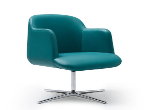 Кожаное кресло с подлокотниками для контракта