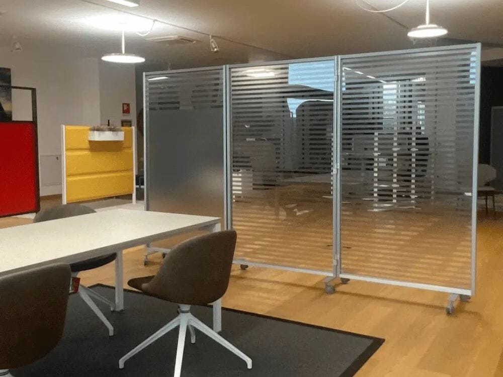 Закрывающаяся офисная перегородка с колесами STUDIO T Twist ARCH-00119694 - Вид №8