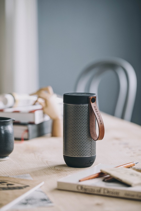 Колонка беспроводная с ремешком aFUNK, черная KREAFUNK KFCD10 - Вид №1