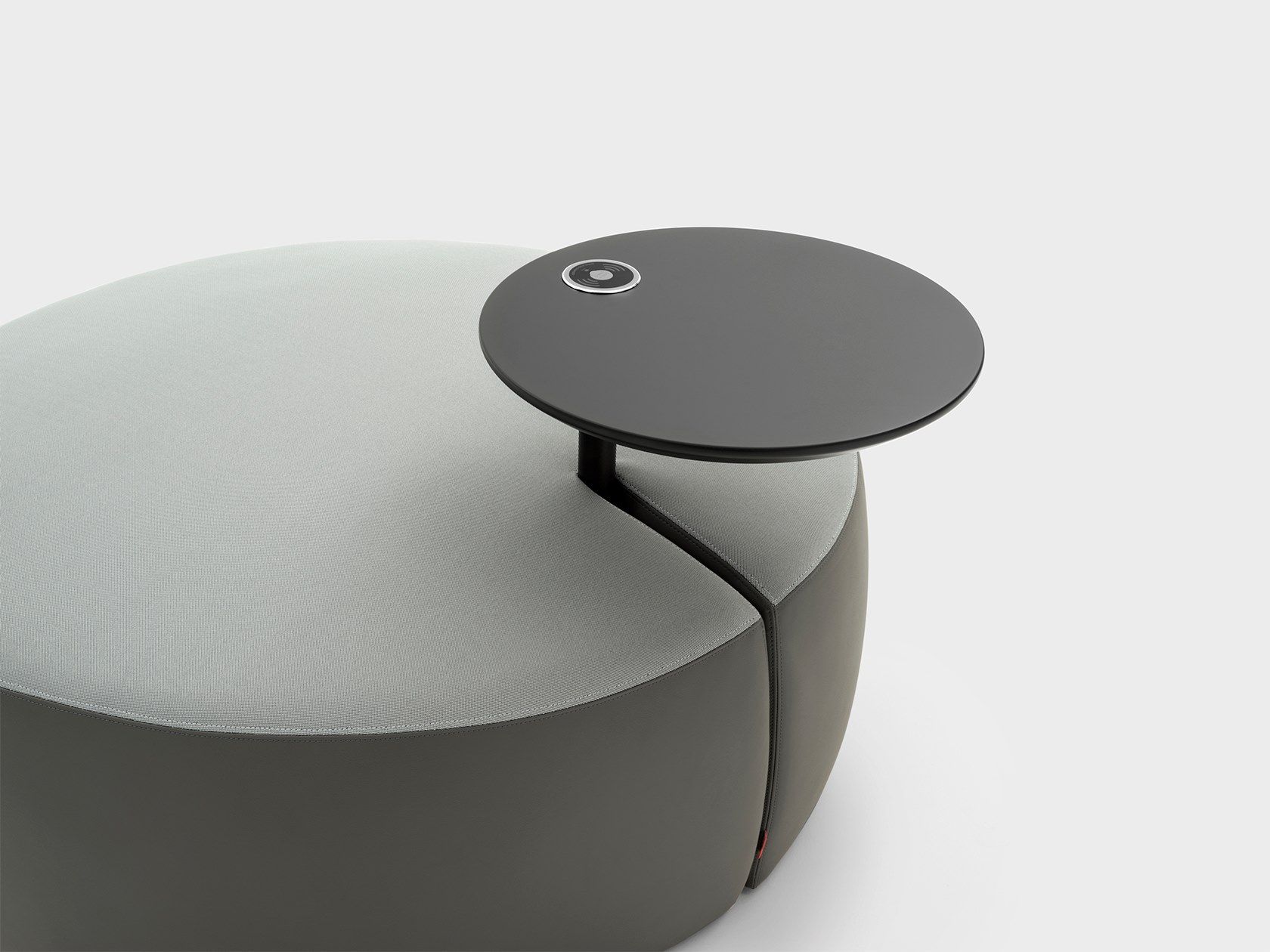 Круглый журнальный столик с USB-разъемом Viganò Tommy ARCH-00100227 - Вид №3