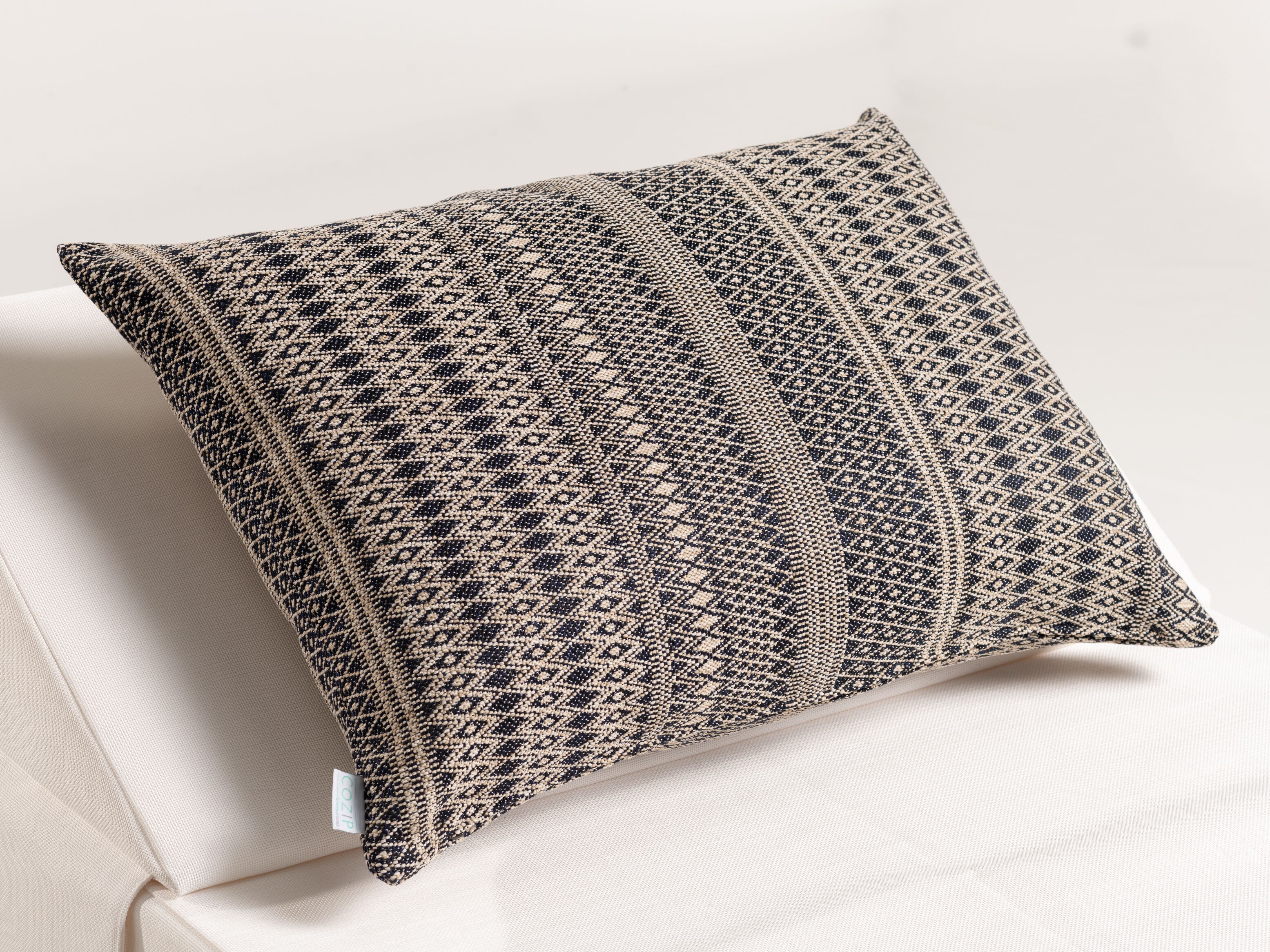 Наружная тканевая подушка с рисунком COZIP KISS ARCH-00053845 - Вид №1