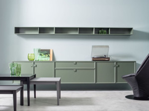 Стена установленная оборудованная стена