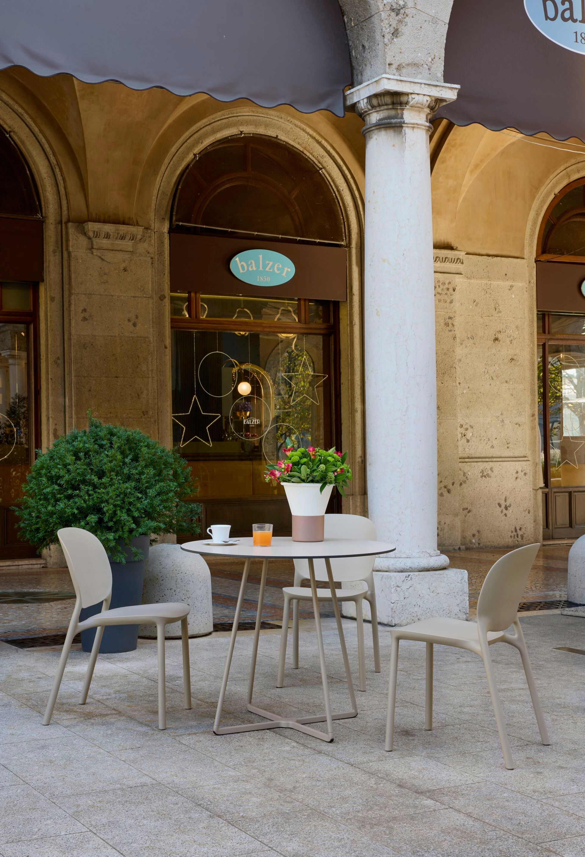 Алюминиевый и стальной контрактный стол с 4-спицевым основанием S-CAB Atomo ARCH-00086411 - Вид №6