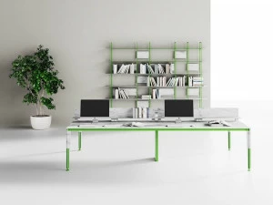 CUF Milano Несколько рабочих станций из переработанного материала