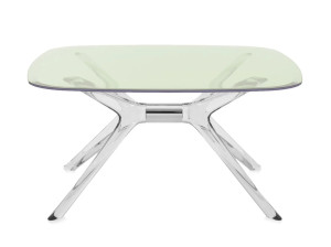 Квадратный стол из инженерного пластика