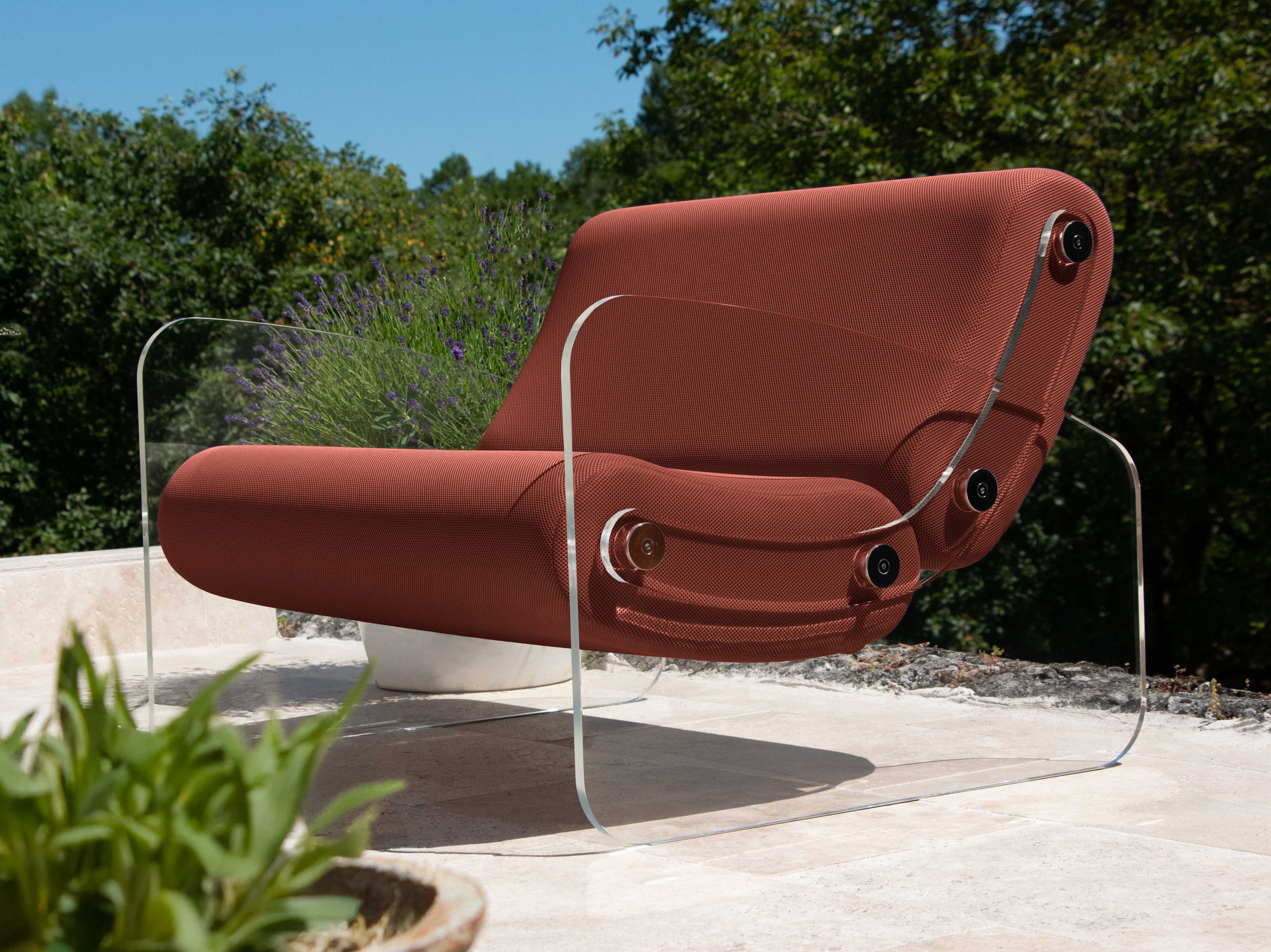 Кресло из ПММА и ткани с подлокотниками KUUMO MW03 ARCH-00017292