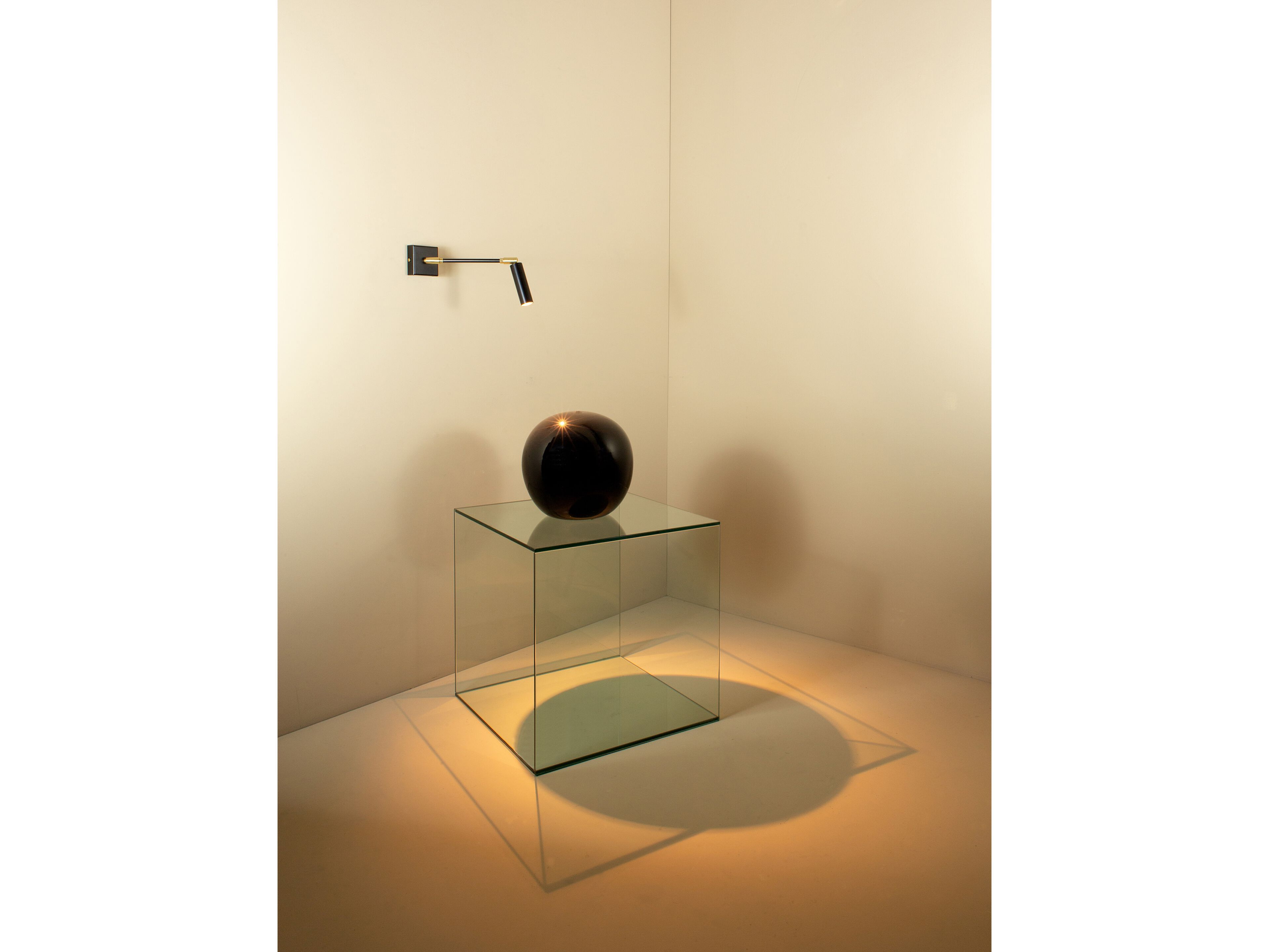 Регулируемая светодиодная лампа для чтения Renzo Serafini точка зрения ARCH-00058468 - Вид №1