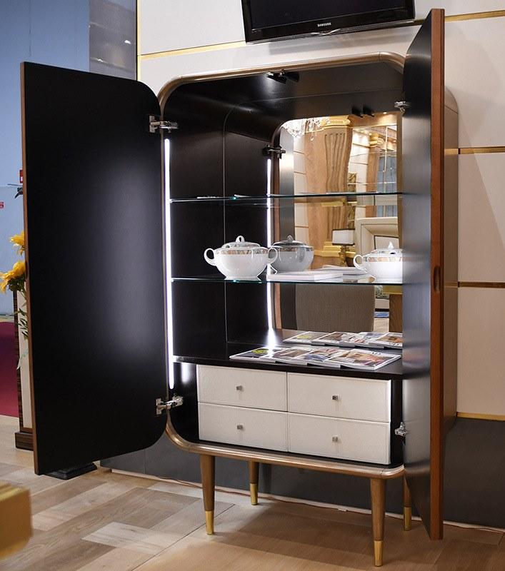 Arnaboldi Interiors Буфет из орехового дерева с распашными дверцами sun-id-1487636 - Вид №1