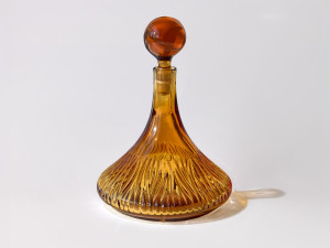 Выдувная стеклянная бутылка