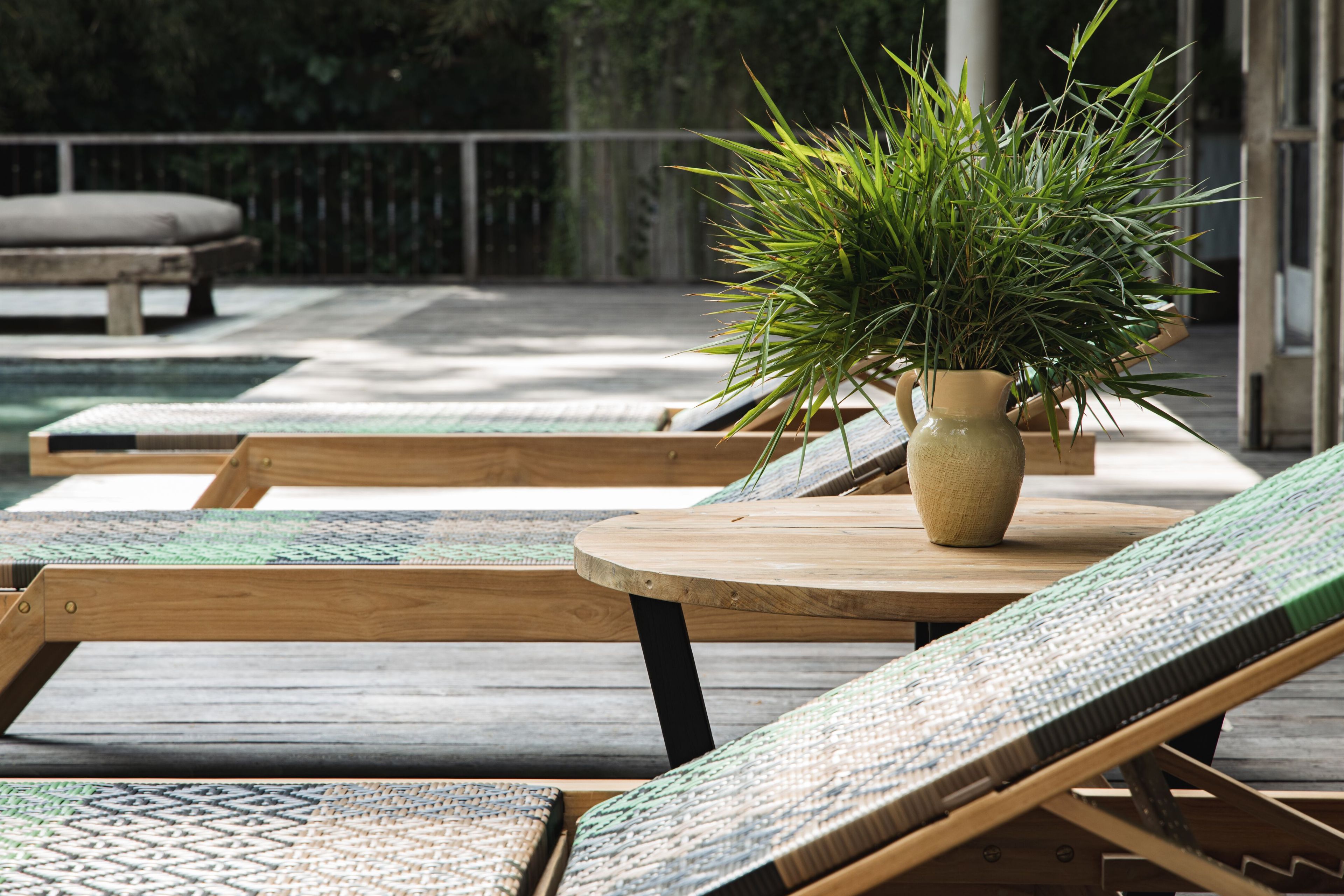 Круглый стол из тикового дерева cbdesign Kal ARCH-00064293 - Вид №1